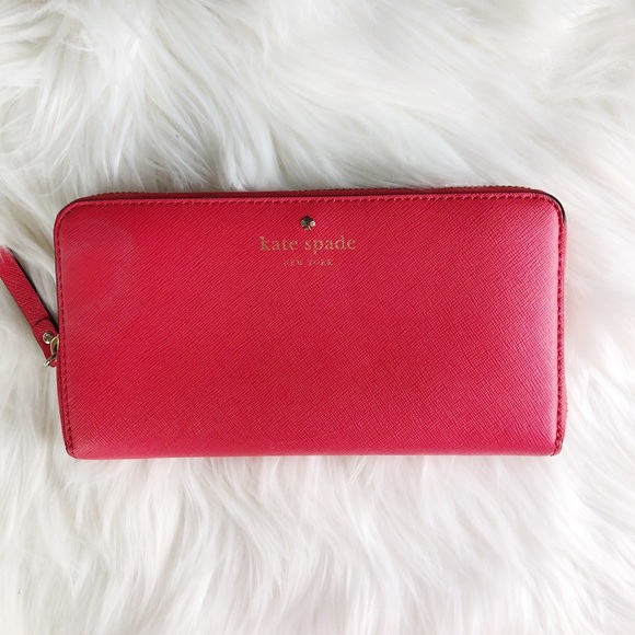Kate Spade Wallet. Like New - Picture 7 of 8